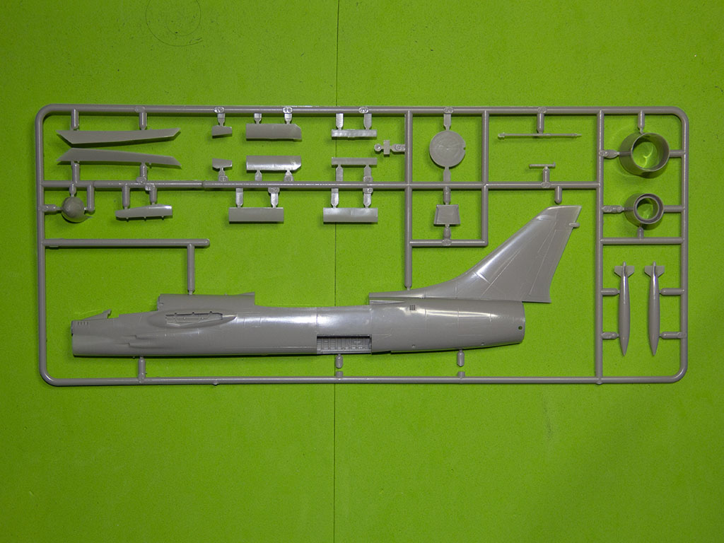 F-8E Crusader - Image 2
